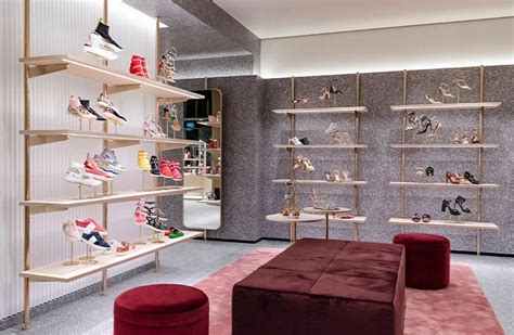 www.valentinooutletsale.ru